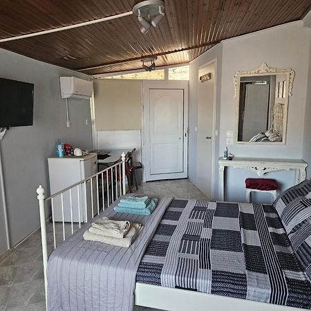 Με Θέα Το Κάστρο Lejlighed Nafpaktos Eksteriør billede