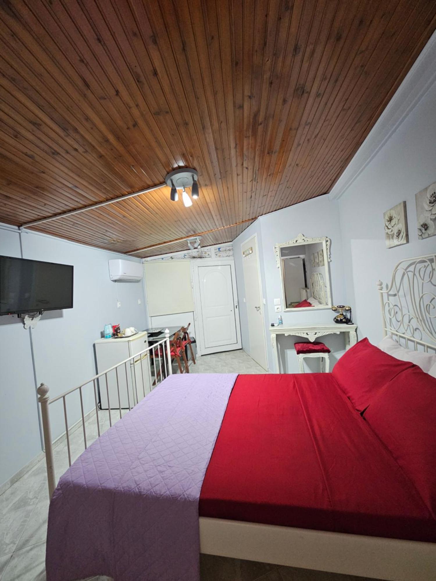 Με Θέα Το Κάστρο Lejlighed Nafpaktos Eksteriør billede